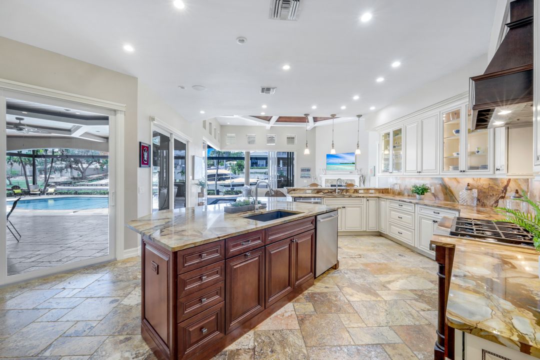 1658 McIlvaine Ct, Marco Island, FL 34145