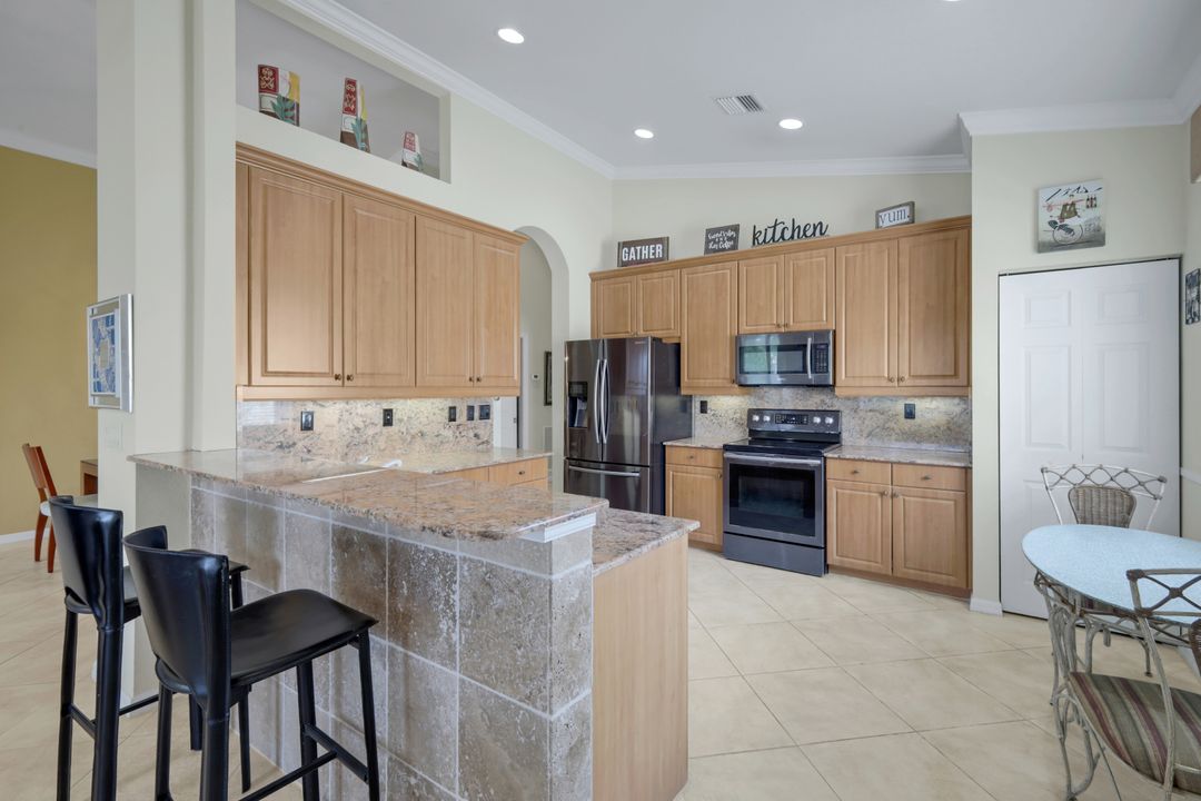 9337 Sun River Way, Estero, FL 33928