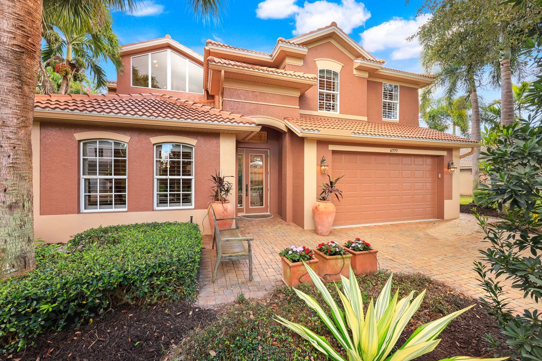 6777 Southern Oak Ct, Naples, FL 34109