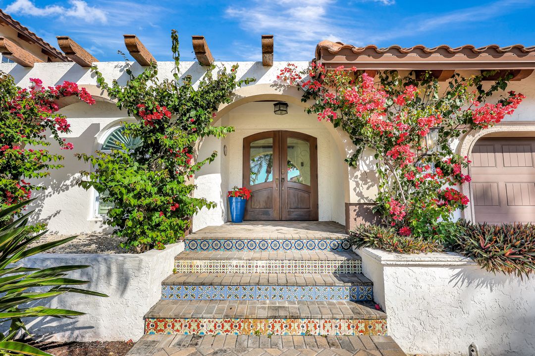 911 Giralda Ct, Marco Island, FL 34145