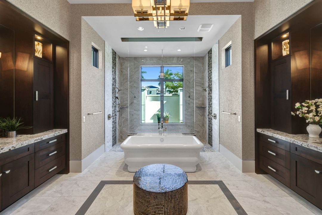 4431 Wayside Dr, Naples, FL 34119