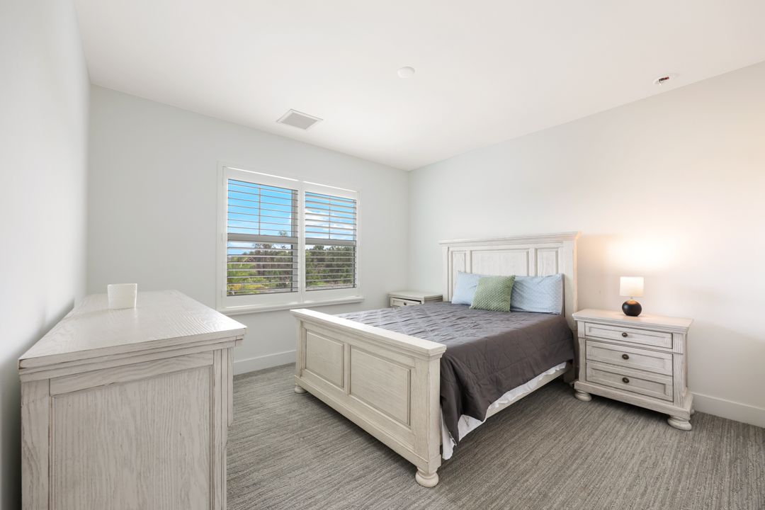 3697 Sapphire Cv Cir, Naples, FL 34114