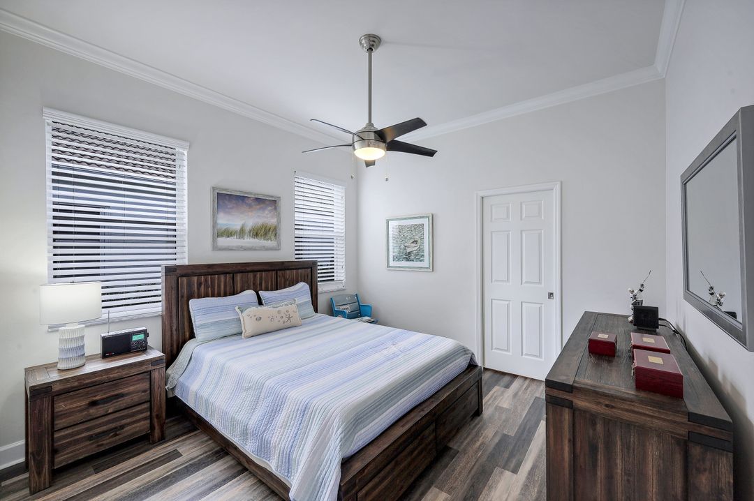 8392 Northhampton Ct, Naples, FL 34120