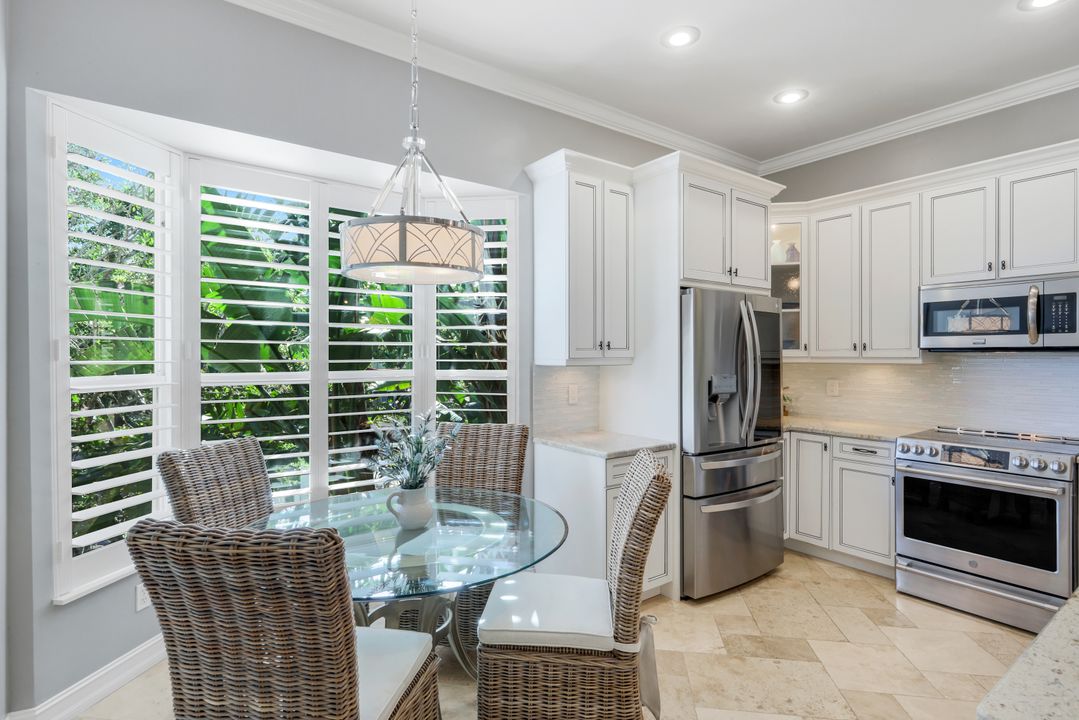 1840 Les Chateaux Blvd #4-201, Naples, FL 34109