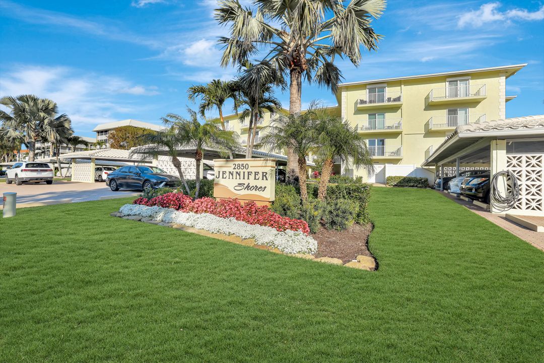 2850 Gulf Shore Blvd N  #201, Naples, FL 34103