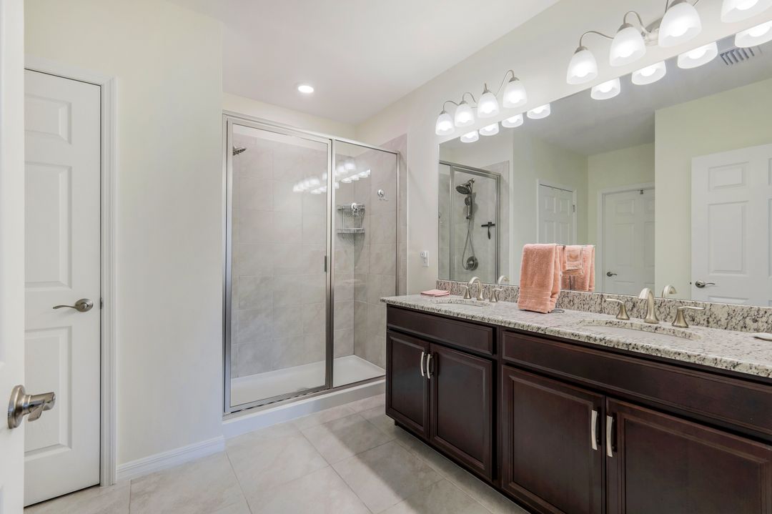 3070 Birchin Ln, Fort Myers, FL 33916