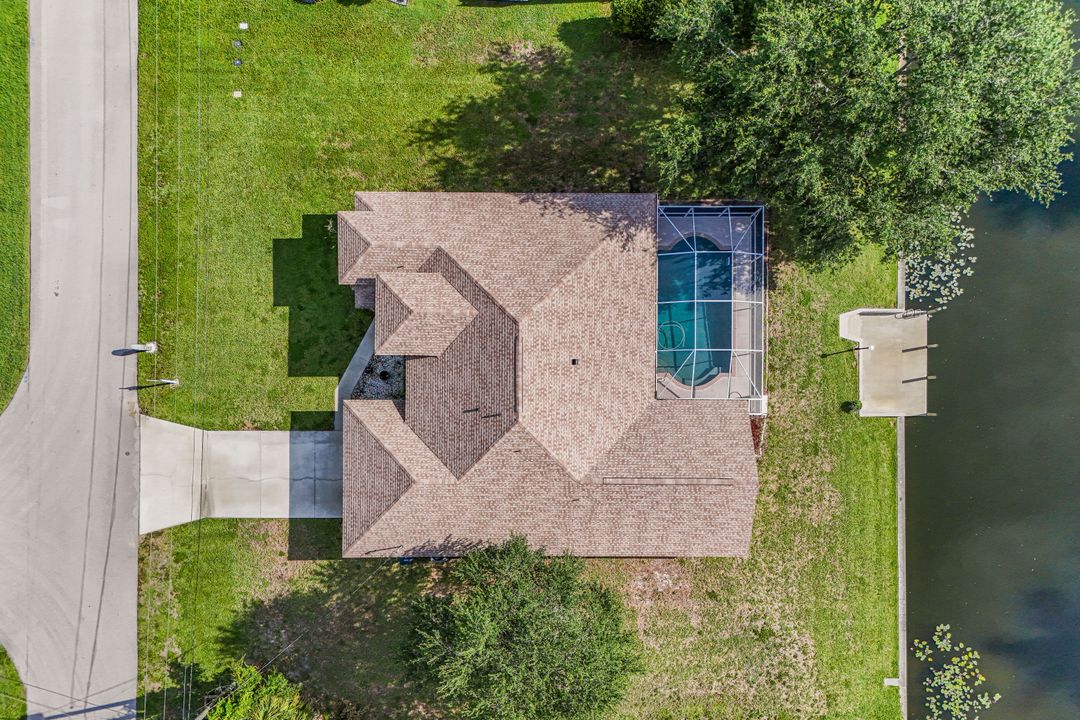 615 SE 19th Ct, Cape Coral, FL 33990