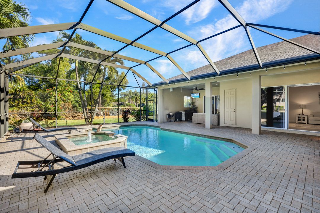 15321 Blackhawk Dr, Fort Myers, FL 33912