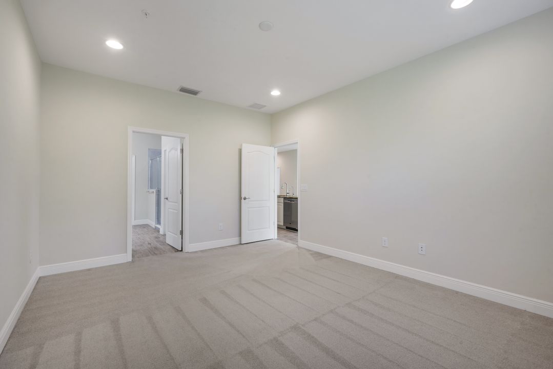 2343 Sheen Ln #405, Naples, FL 34120