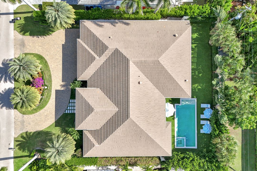 680 Wedge Dr, Naples, FL 34103