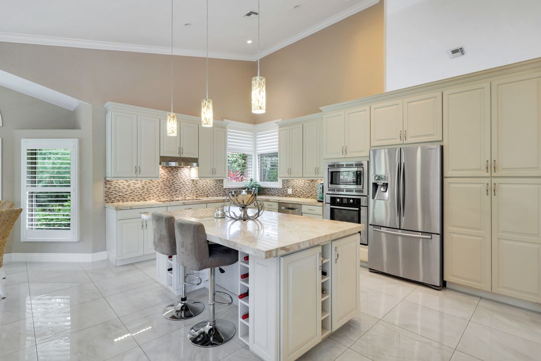 6619 Trident Way, Naples, FL 34108