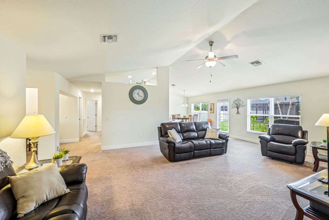 2801 SW 35th St, Cape Coral, FL 33914