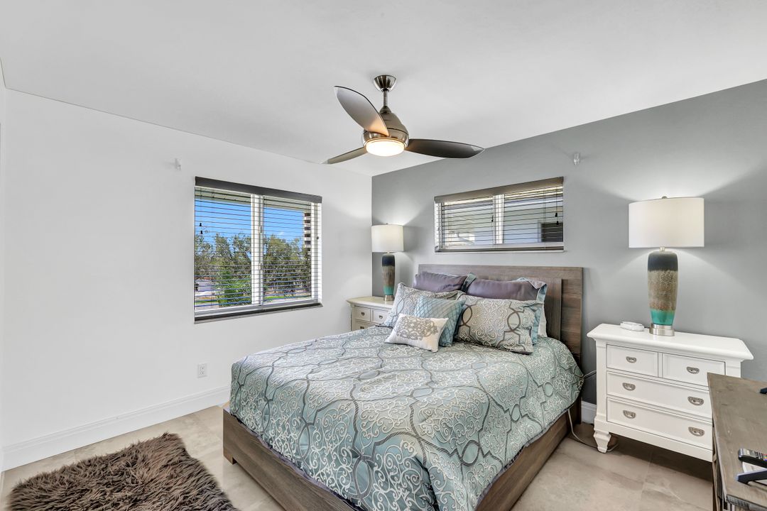 10684 Gulf Shore Dr #B301, Naples, FL 34108