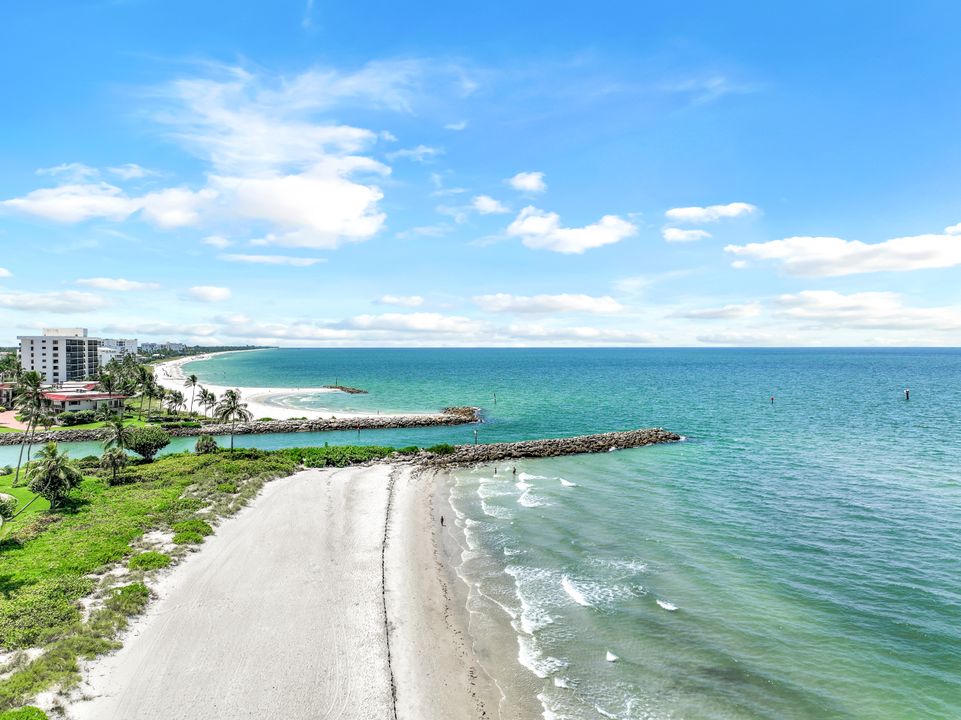 2302 Gulf Shore Blvd N, Naples, FL 34103