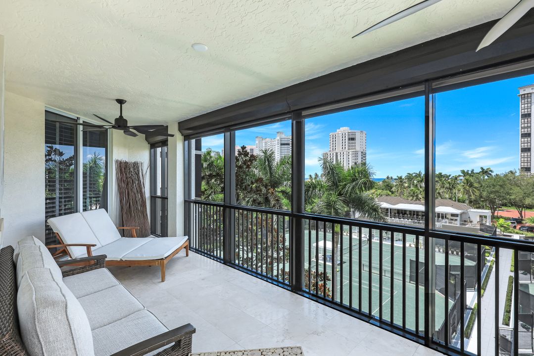8720 Bay Colony Dr #404, Naples, FL 34108
