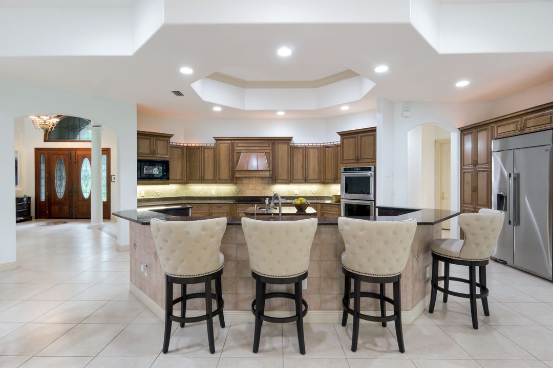 12099 Collier's Reserve Dr, Naples, FL 34110
