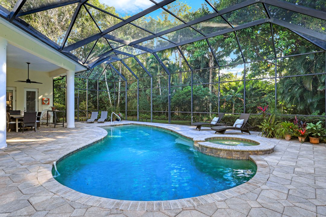 602 Springline Dr, Naples, FL 34102
