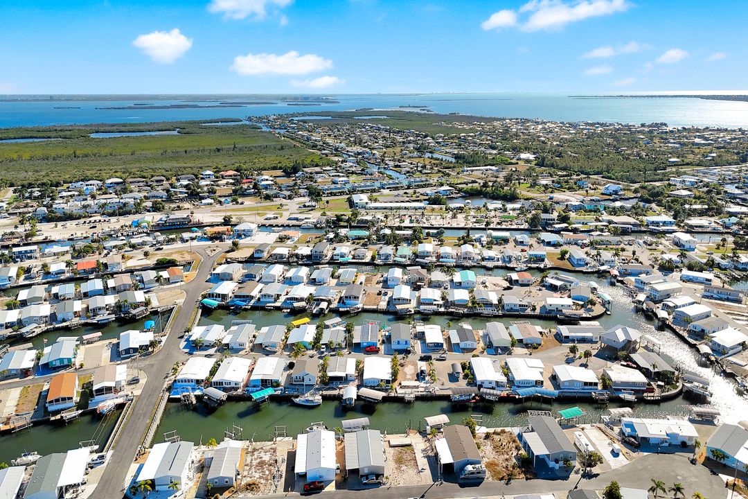 2971 Bounty Ln, Saint James City, FL 33956