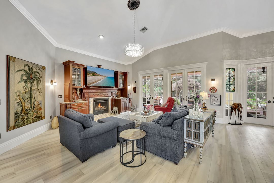 1904 Bethany Pl, Naples, FL 34109