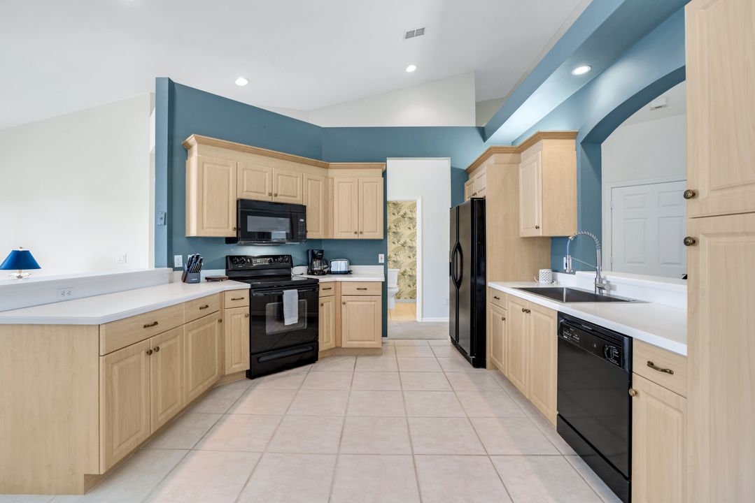 5959 Sand Wedge Ln #406, Naples, FL 34110
