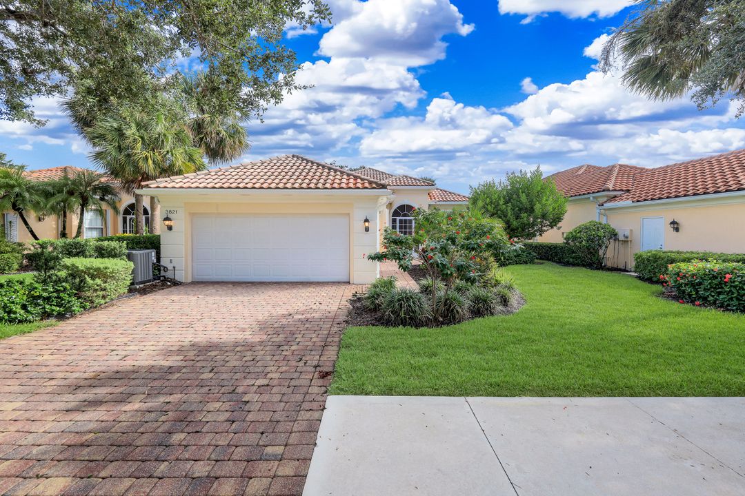3821 Whidbey Way, Naples, FL 34119
