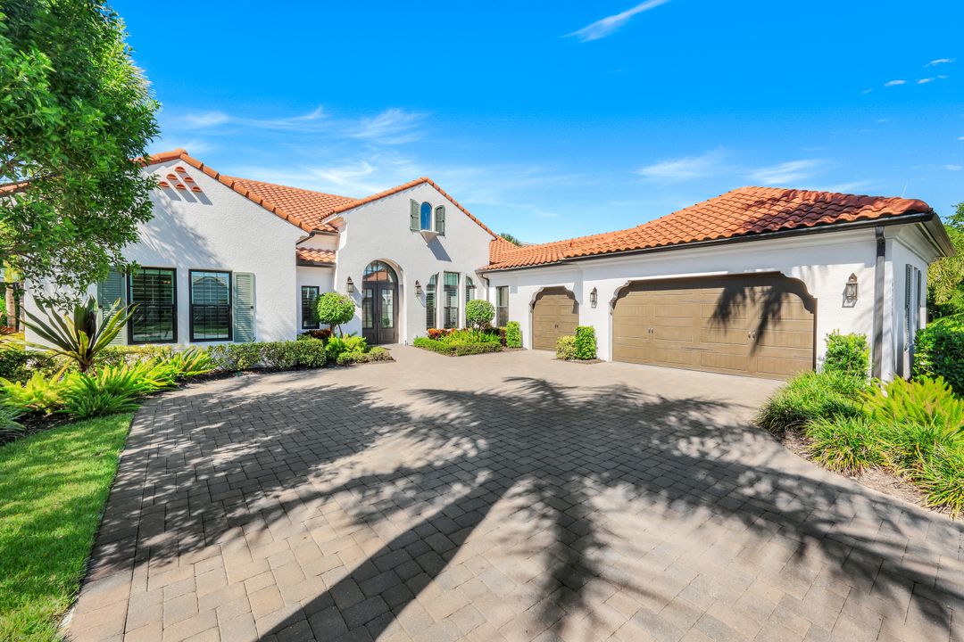 3233 Tavolara Ln, Naples, FL 34114