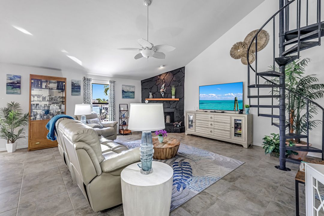 2617 SE 23rd Ave, Cape Coral, FL 33904