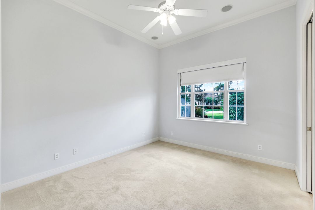 5799 Hammock Isles Dr, Naples, FL 34119