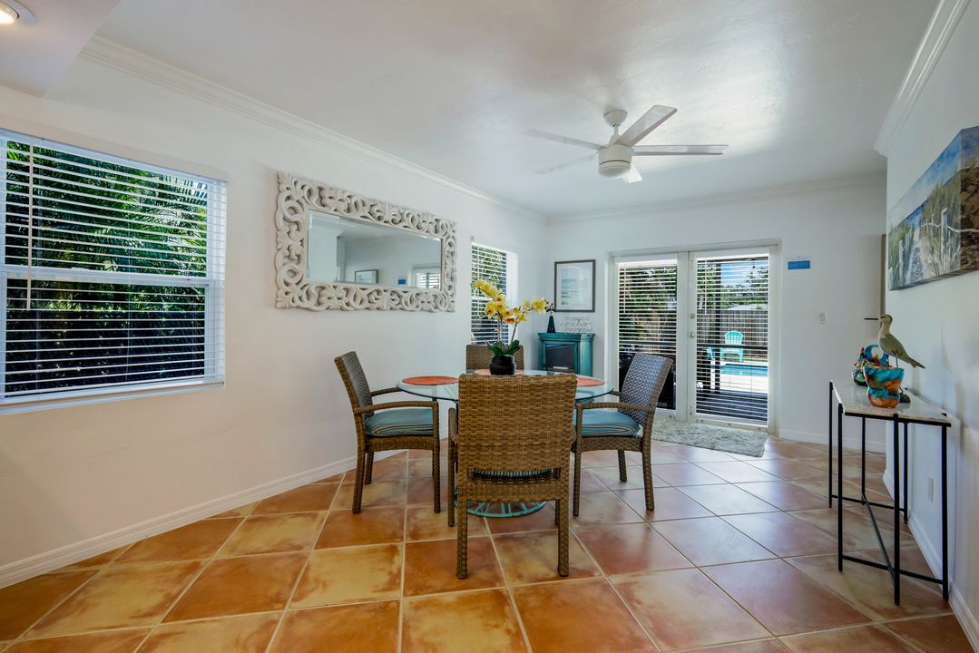 517 94th Ave N, Naples, FL 34108