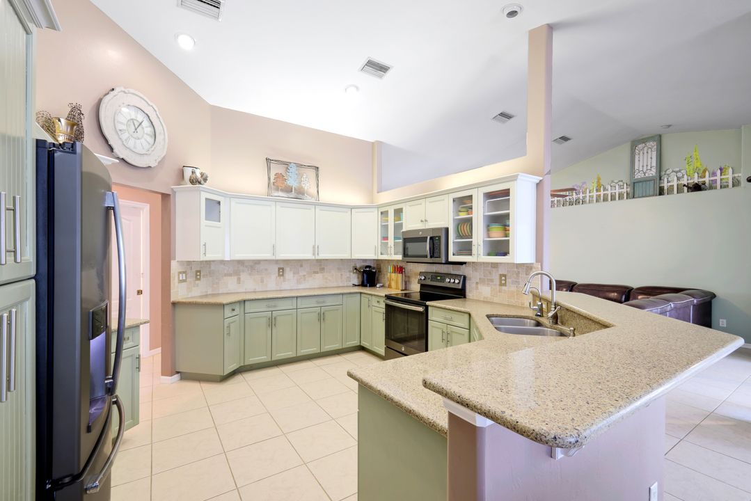 207 Plainfield St, Lehigh Acres, FL 33936