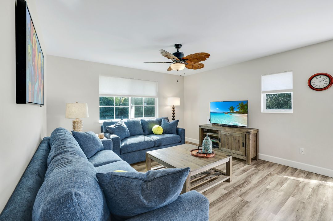 3561 Thomasson Dr, Naples, FL 34112