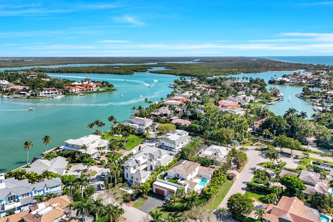 14 Sabre Ln, Naples, FL 34102