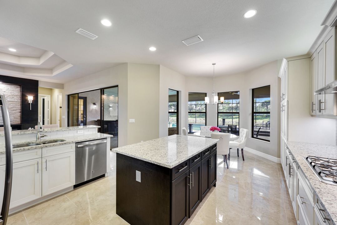 4394 Caldera Cir, Naples, FL 34119