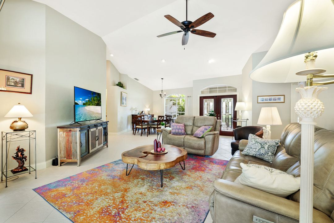 146 Muirfield Cir, Naples, FL 34113