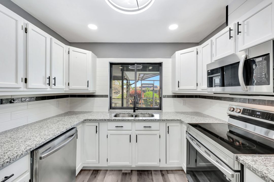 1207 SE 29th Terrace, Cape Coral, FL 33904