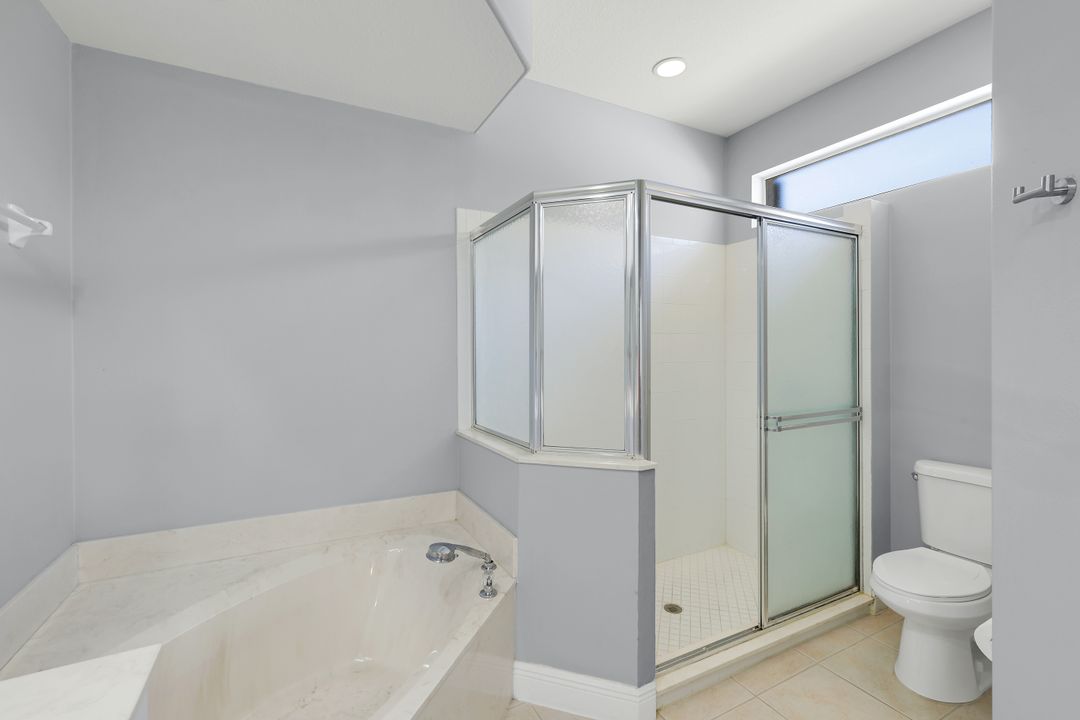 8616 Ibis Cove Cir, Naples, FL 34119