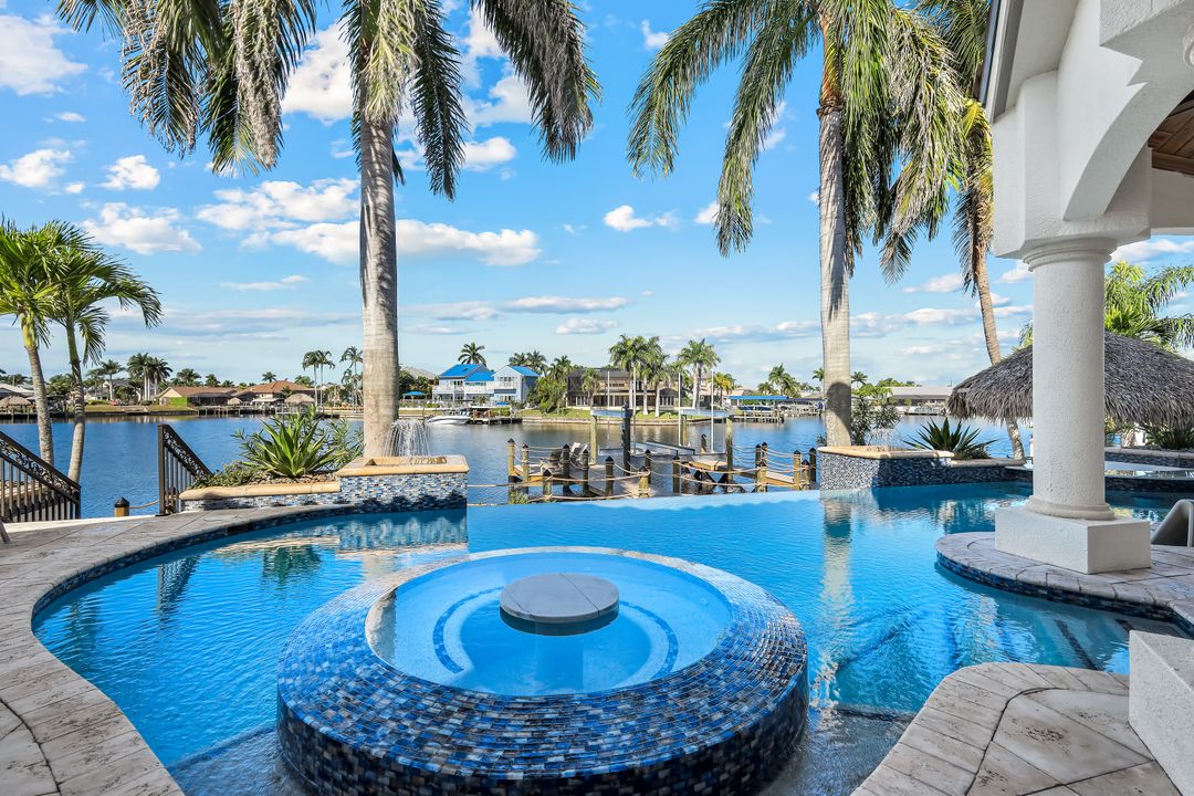 5743 SW 9th Ct, Cape Coral, FL 33914