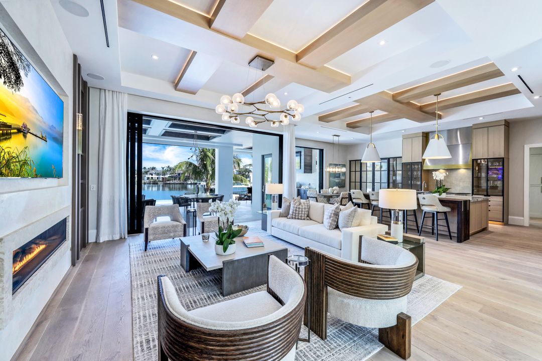 403 Neapolitan Way, Naples, FL 34103