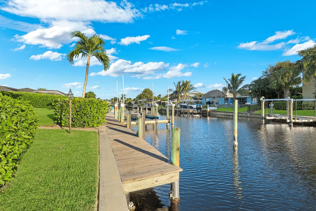 954 Bal Isle Dr, Fort Myers, FL 33919