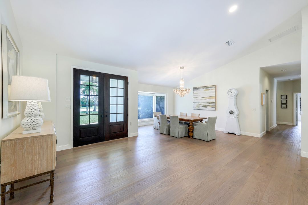 2209 Noble Ct, Naples, FL 34110