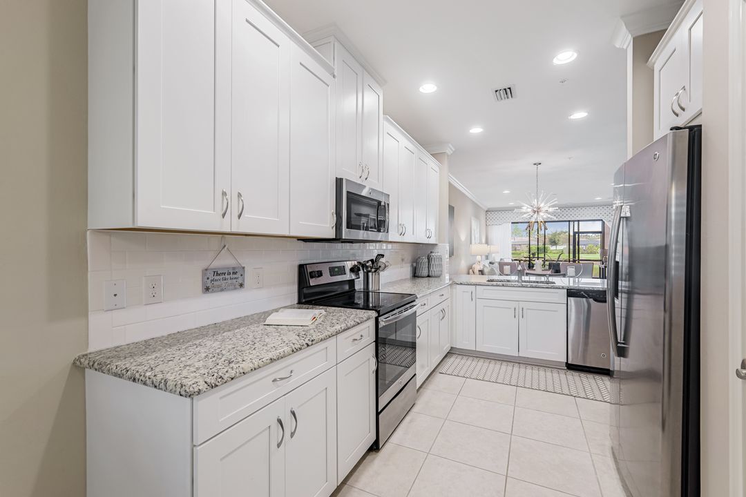 9420 Benvenuto Ct #102, Naples, FL 34119