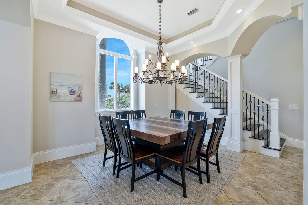 541 Taylor Ct, Marco Island, FL 34145