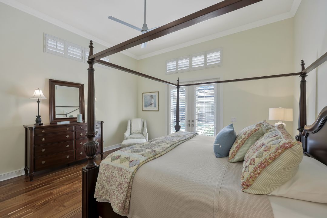 5058 Kensington High St, Naples, FL 34105