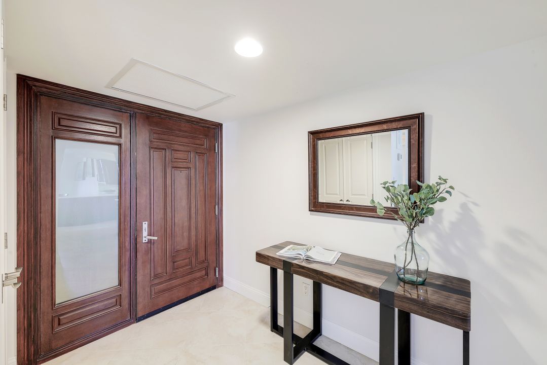 4551 Gulf Shore Blvd N  #301, Naples, FL 34103