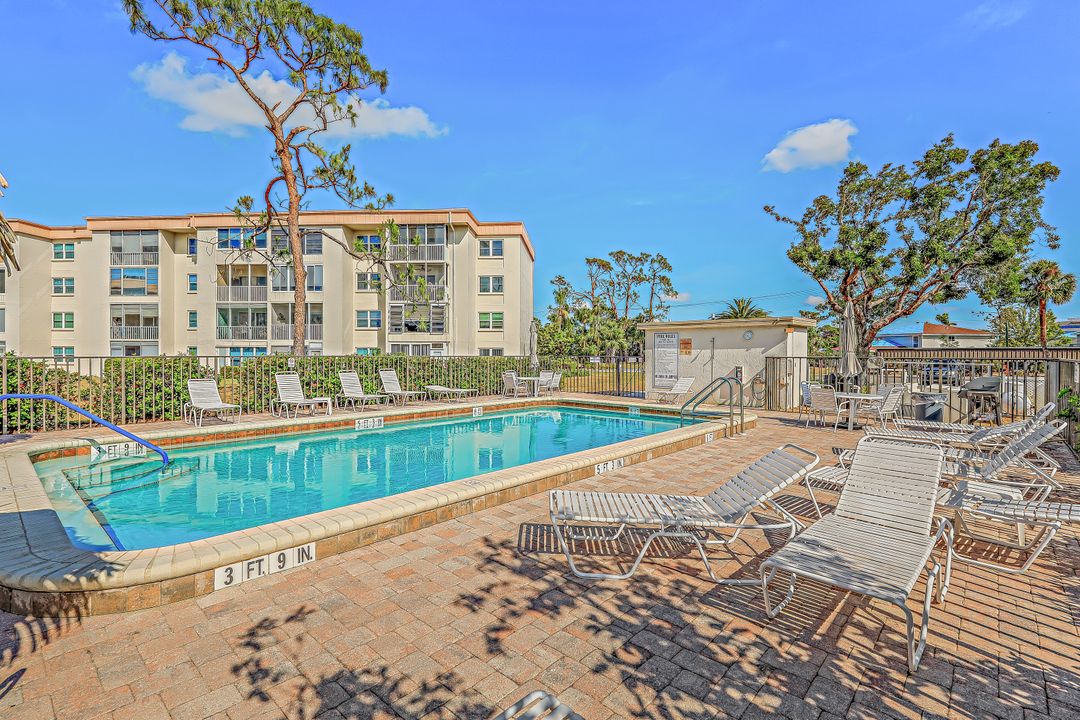 1624 Pine Valley Dr #118, Fort Myers, FL 33907