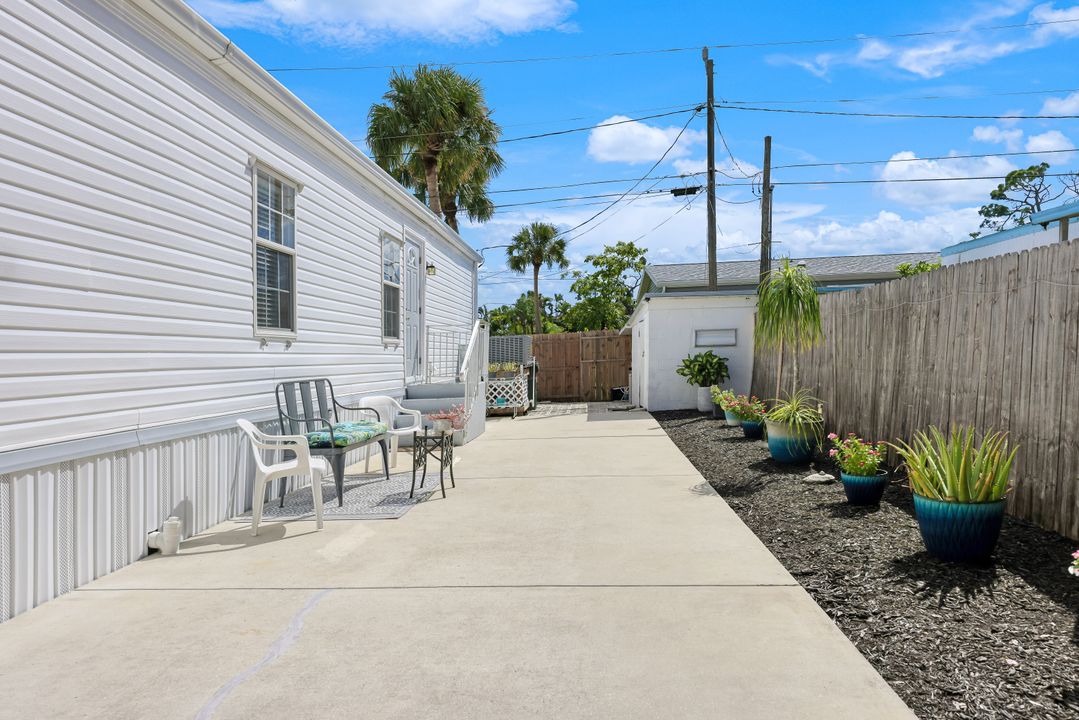 12151 Cypress Dr, Fort Myers, FL 33908