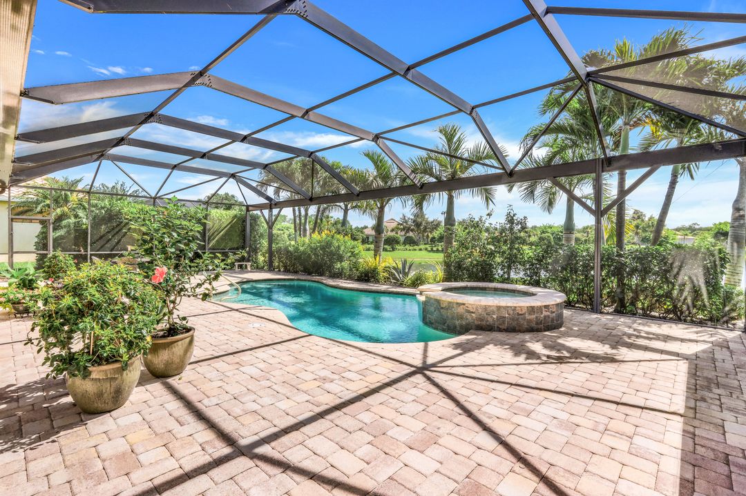 9244 Gypsum Way, Naples, FL 34120