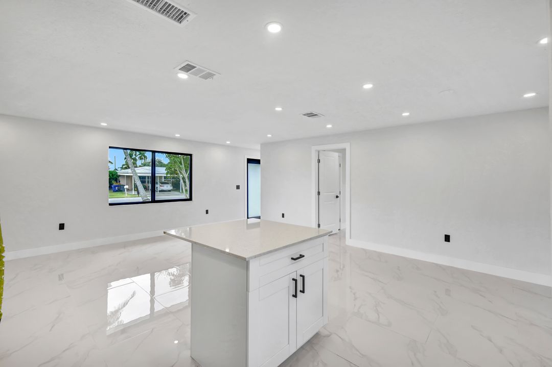 73 Cardinal Dr, North Fort Myers, FL 33917