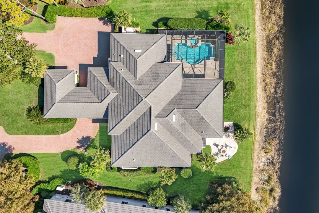 22121 Shallowater Ln, Bonita Springs, FL 34135