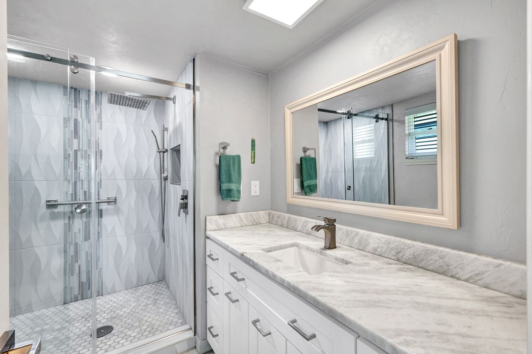 809 SW 2nd Ave, Cape Coral, FL 33991